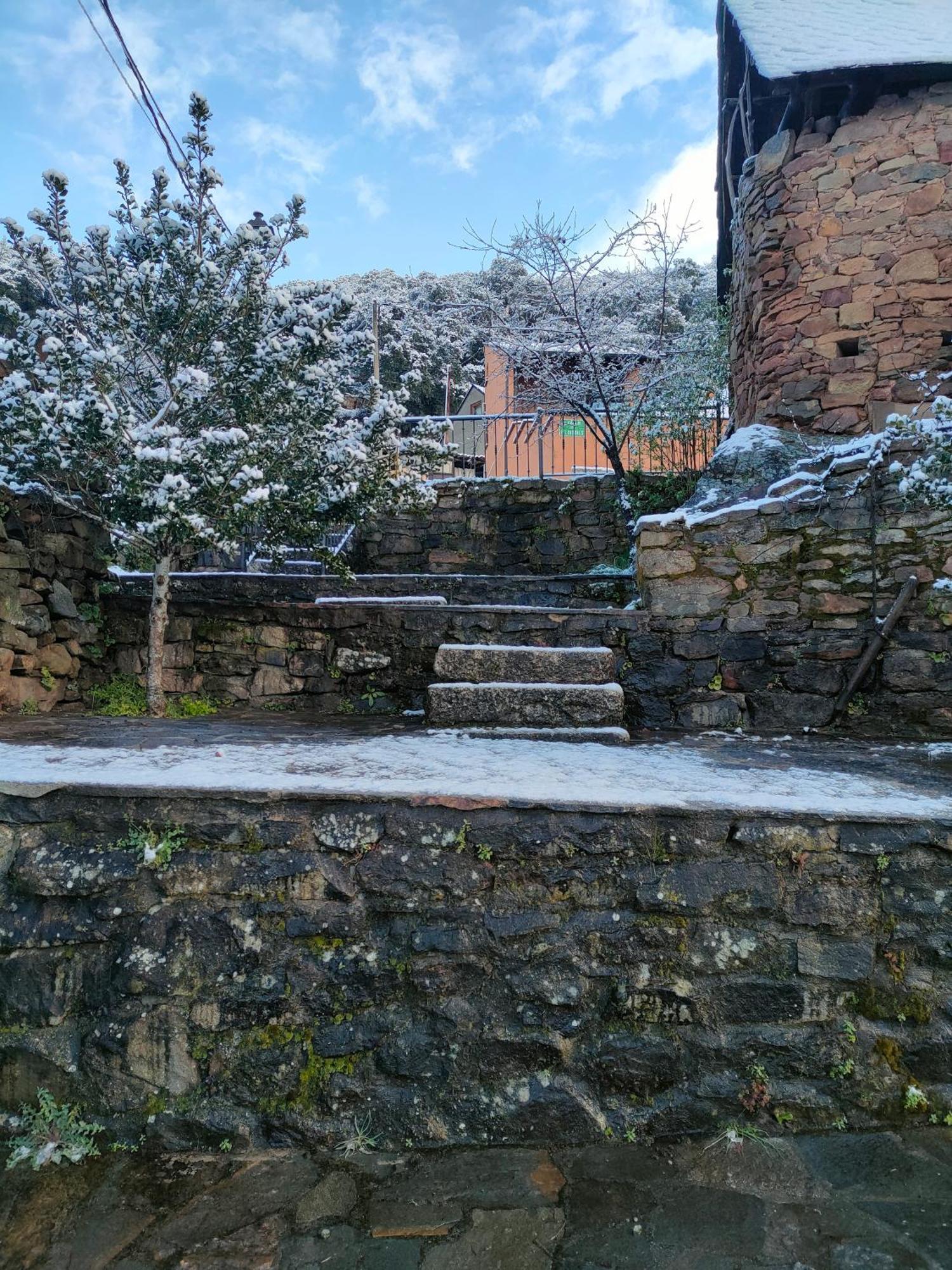 Casa De Turismo Rural Sardom3 Bembibre  Екстериор снимка