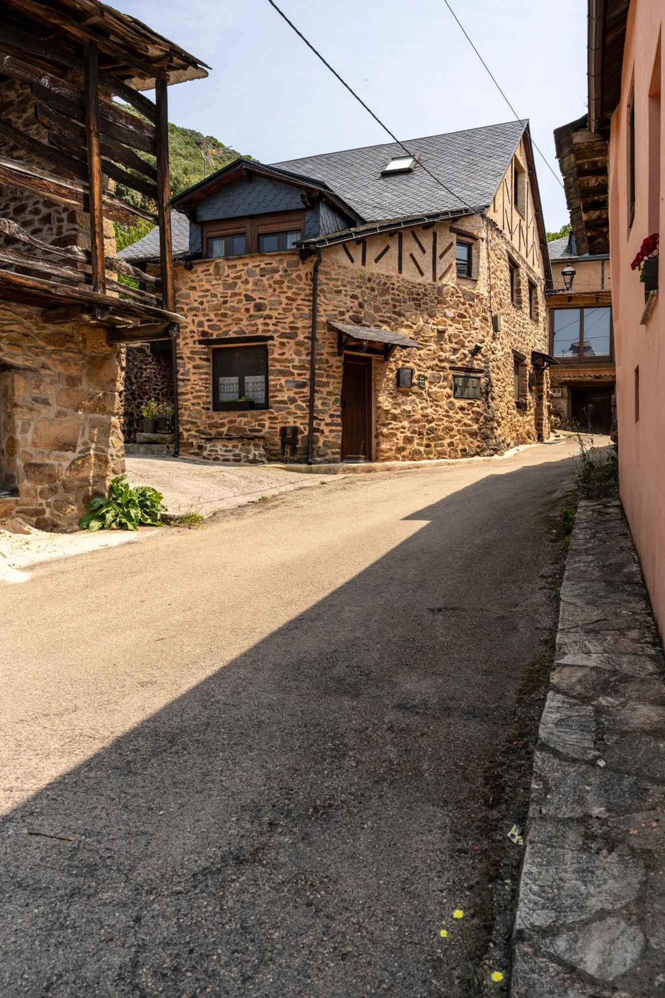 Casa De Turismo Rural Sardom3 Bembibre  Екстериор снимка